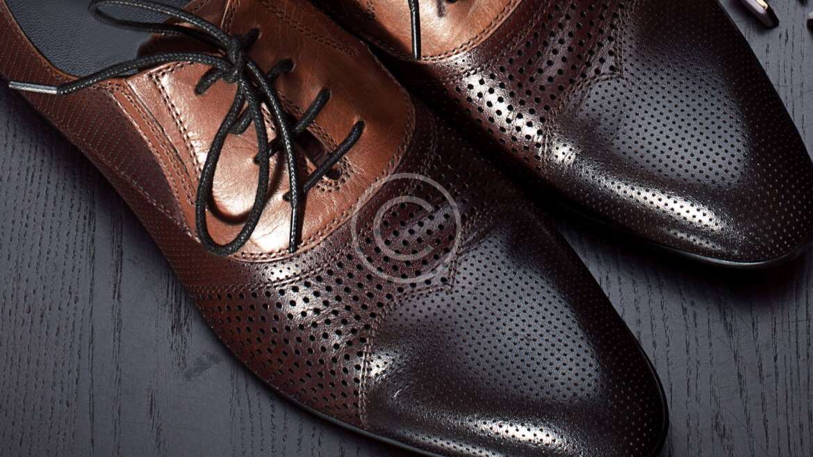 How to Stretch Leather Shoes